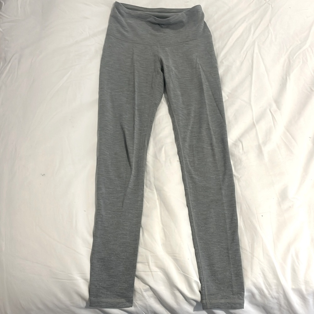 Lucy gray legging 
Size Small